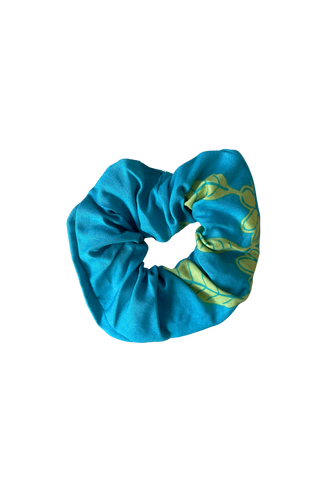 Finish the Look Scrunchie in Naupaka Shores