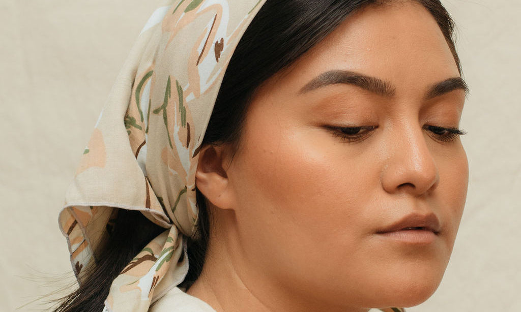 5 Ways to Style a Scarf