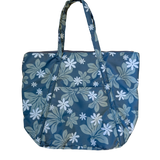 Essentials Tote in Naupaka Garden (Canopy Green)