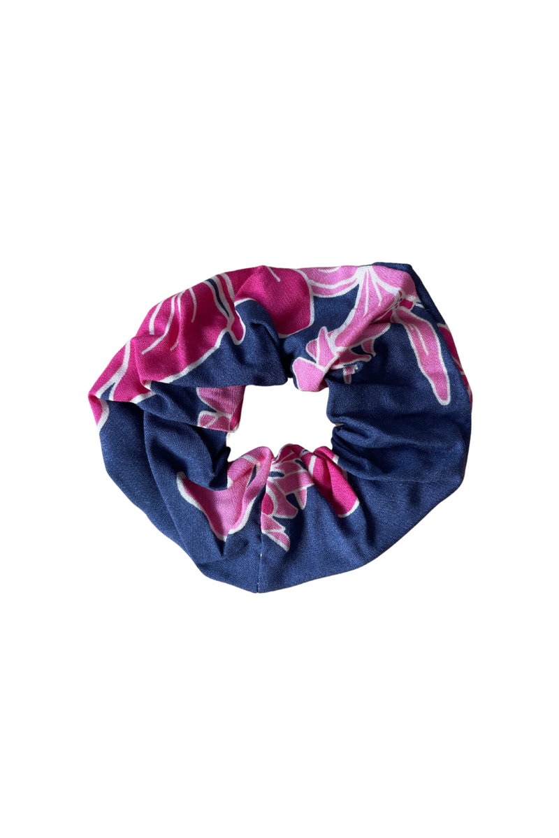 Finish the Look Scrunchie in Lei Awapuhi (Mōlehu)