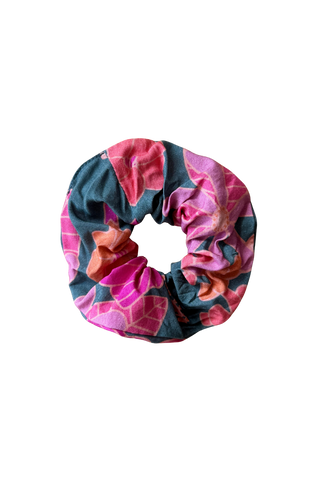 Finish the Look Scrunchie in Honey Girl Blooms