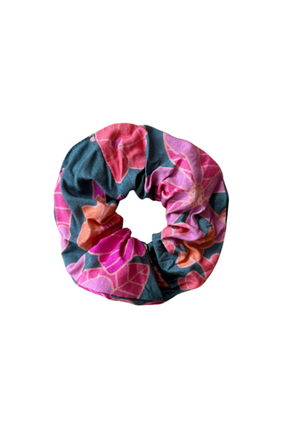 Finish the Look Scrunchie in Honey Girl Blooms