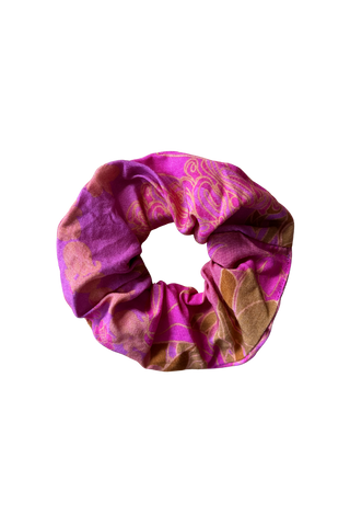 Finish the Look Scrunchie in Lei Day (Pitaya Pink)