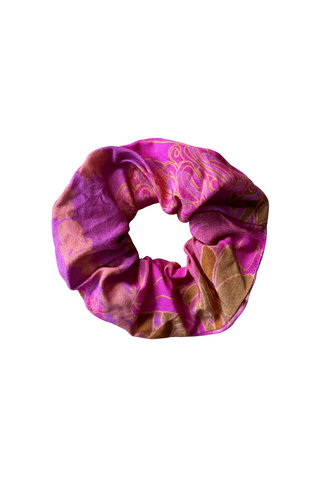 Finish the Look Scrunchie in Lei Day (Pitaya Pink)