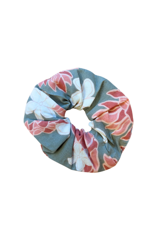 Finish the Look Scrunchie in Tiare Ginger (Jade)
