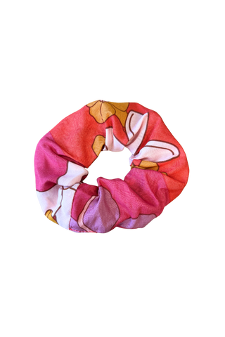 Finish the Look Scrunchie in Backyard Blooms