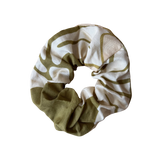Finish the Look Scrunchie in Naupaka Garden