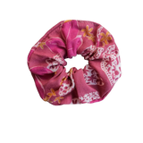 Finish the Look Scrunchie in Shells & Pua (Pink)