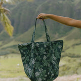 Essentials Tote in Naupaka Garden (Canopy Green)