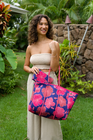 Everyday Tote in Hibiscus at Dusk