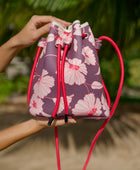 Holoholo Drawstring Purse in Ma'o Hau Hele (Coco)