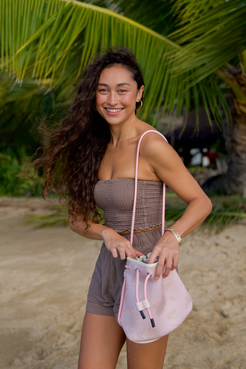 Holoholo Drawstring Purse in Ma'o Hau Hele (Sand)