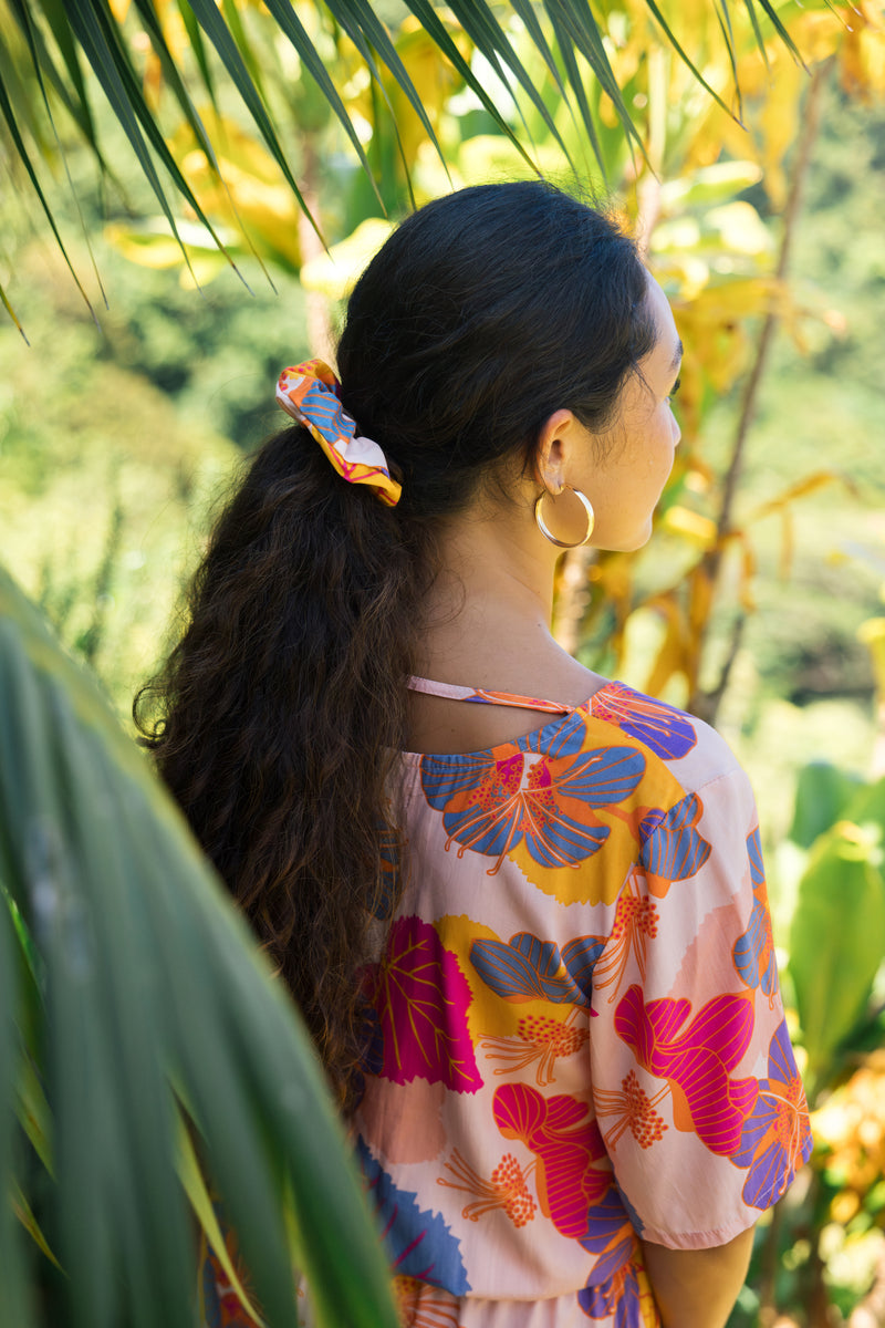 Finish the Look Scrunchie in Ko'oloa'ula