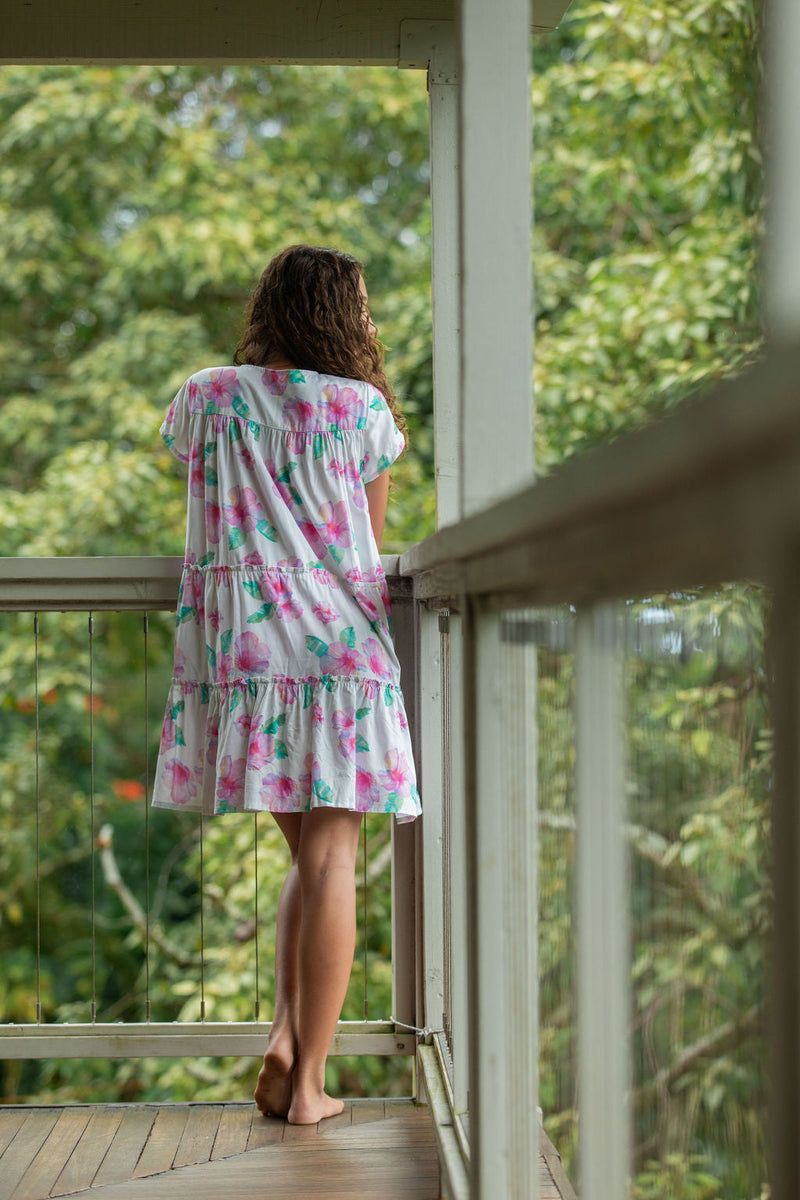 YIREH - Women's oversized tiered dress in white and pink floral print
