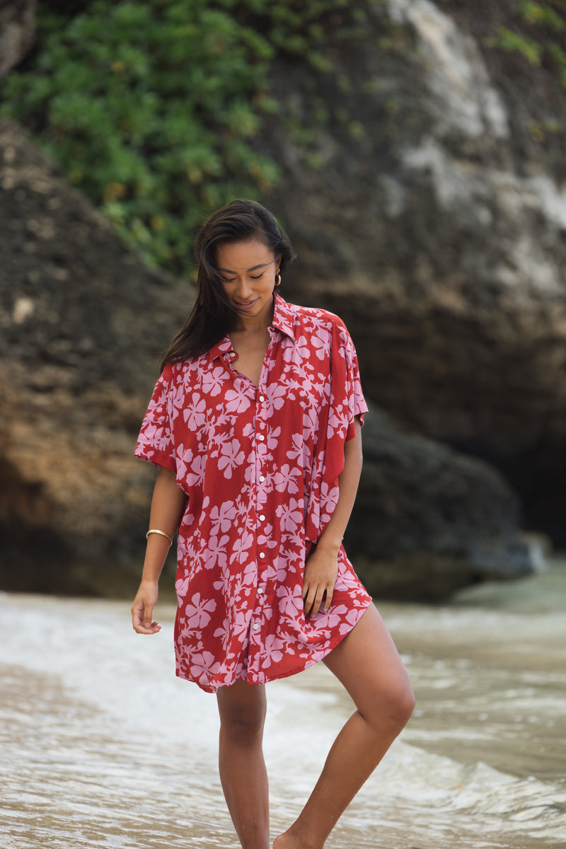 Kaimana Dress in Island Retro (Berry)