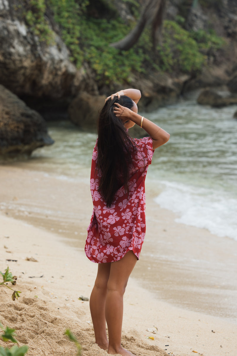 Kaimana Dress in Island Retro (Berry)