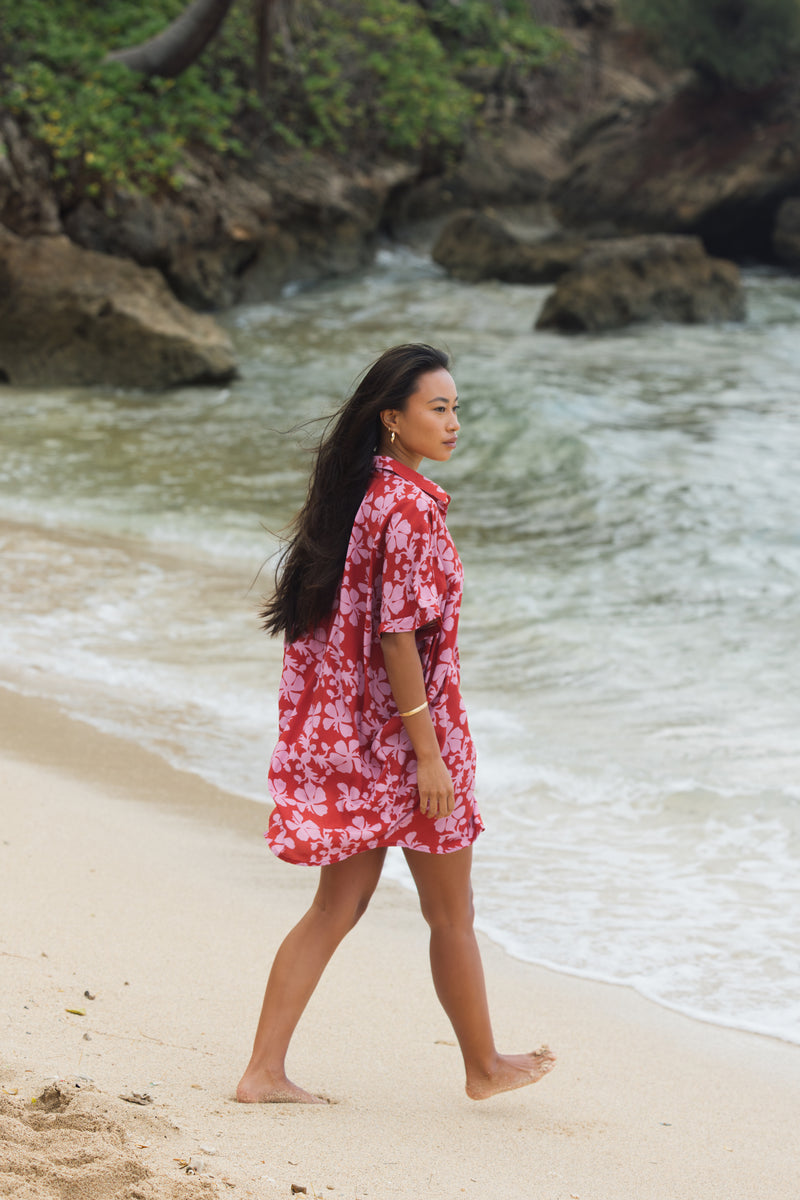 Kaimana Dress in Island Retro (Berry)