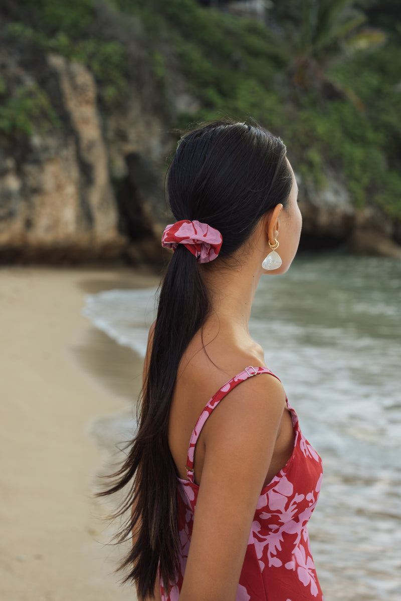 Finish the Look Scrunchie in Island Retro (Berry)