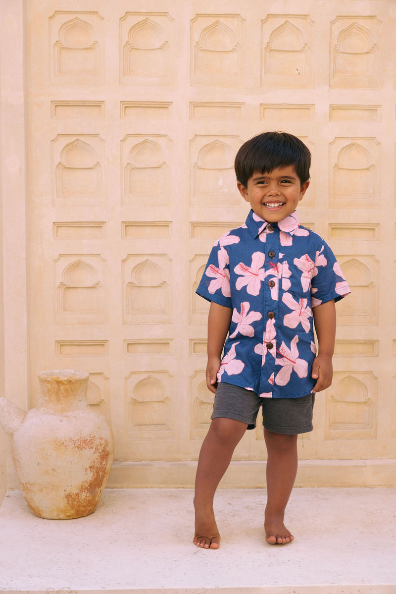 Maverick Button Up in Koki'o Blossom (Navy)