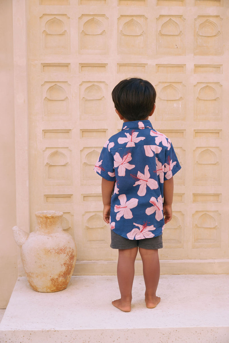 Maverick Button Up in Koki'o Blossom (Navy)