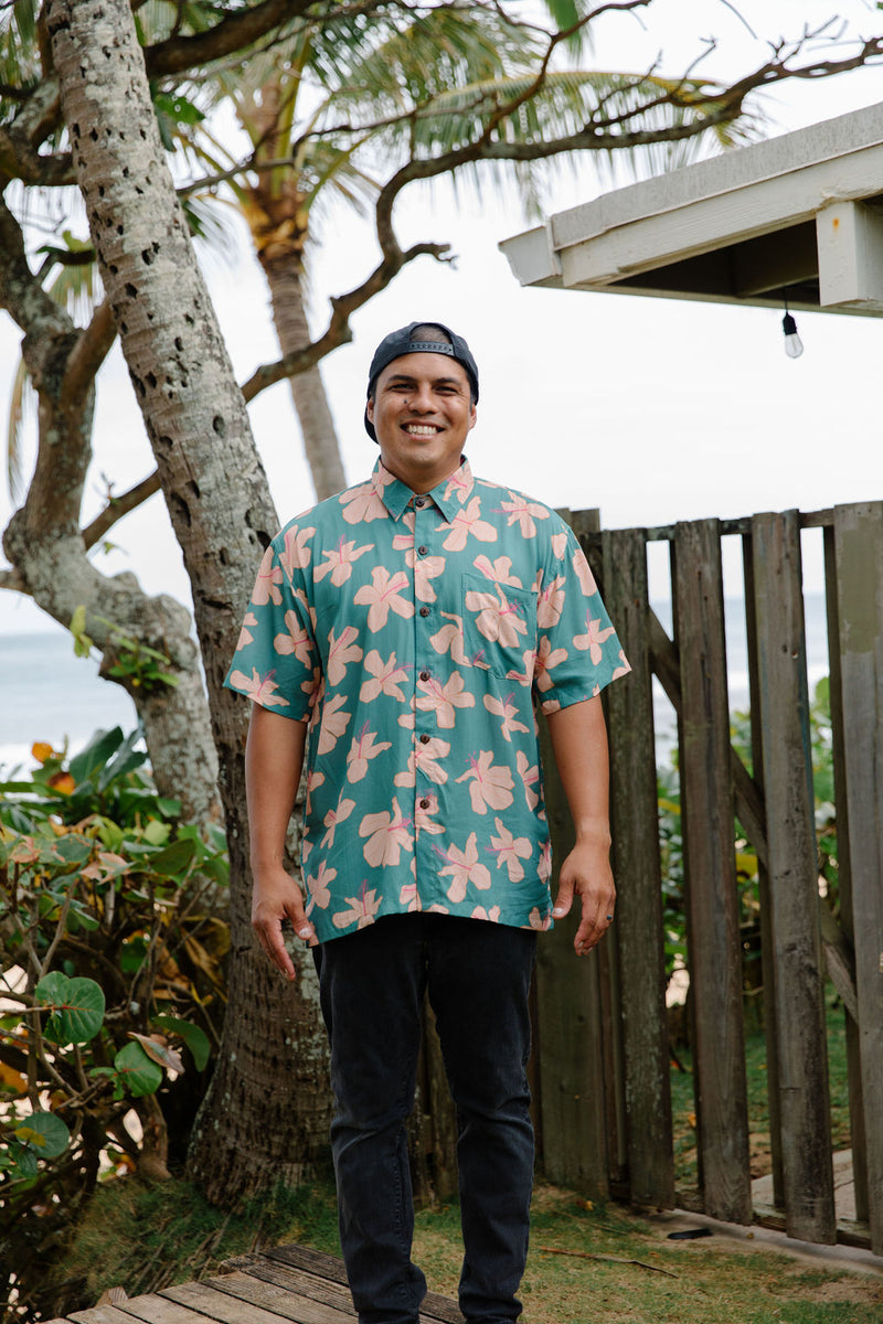 Men's Kahana Button-Up in Koki'o Blossom (Teal)