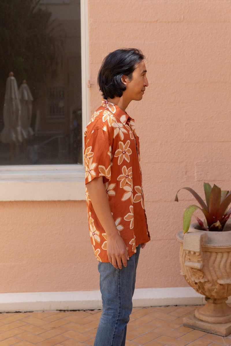 Men's Kahana Button-Up in Nā'ū