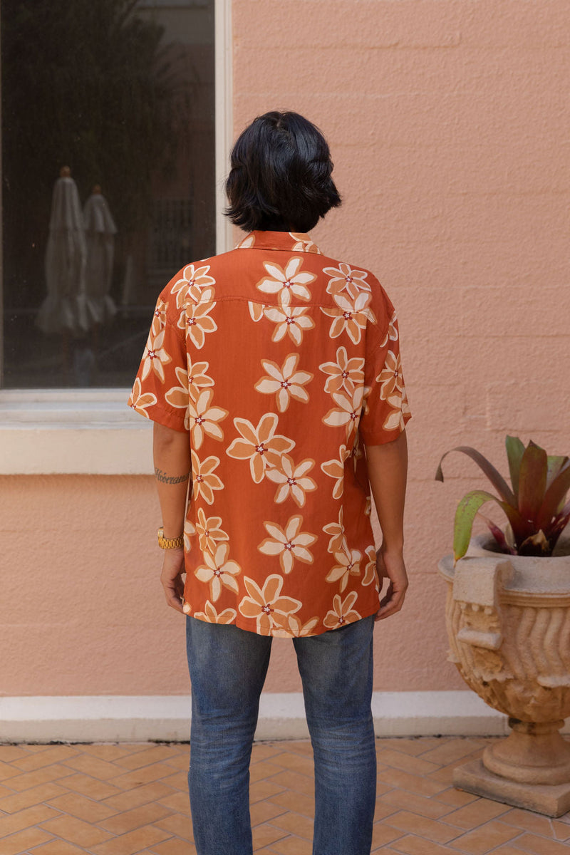 Men's Kahana Button-Up in Nā'ū