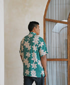 Men's Kahana Button-Up in Nā'ū in Mauka