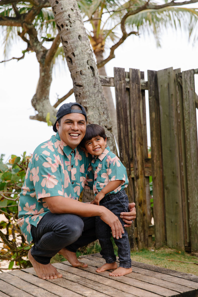 Men's Kahana Button-Up in Koki'o Blossom (Teal)