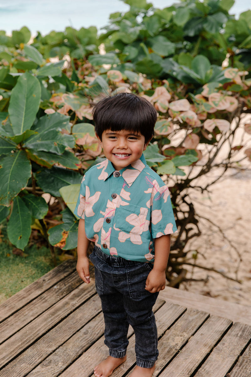 Maverick Button Up in Koki'o Blossom (Teal)