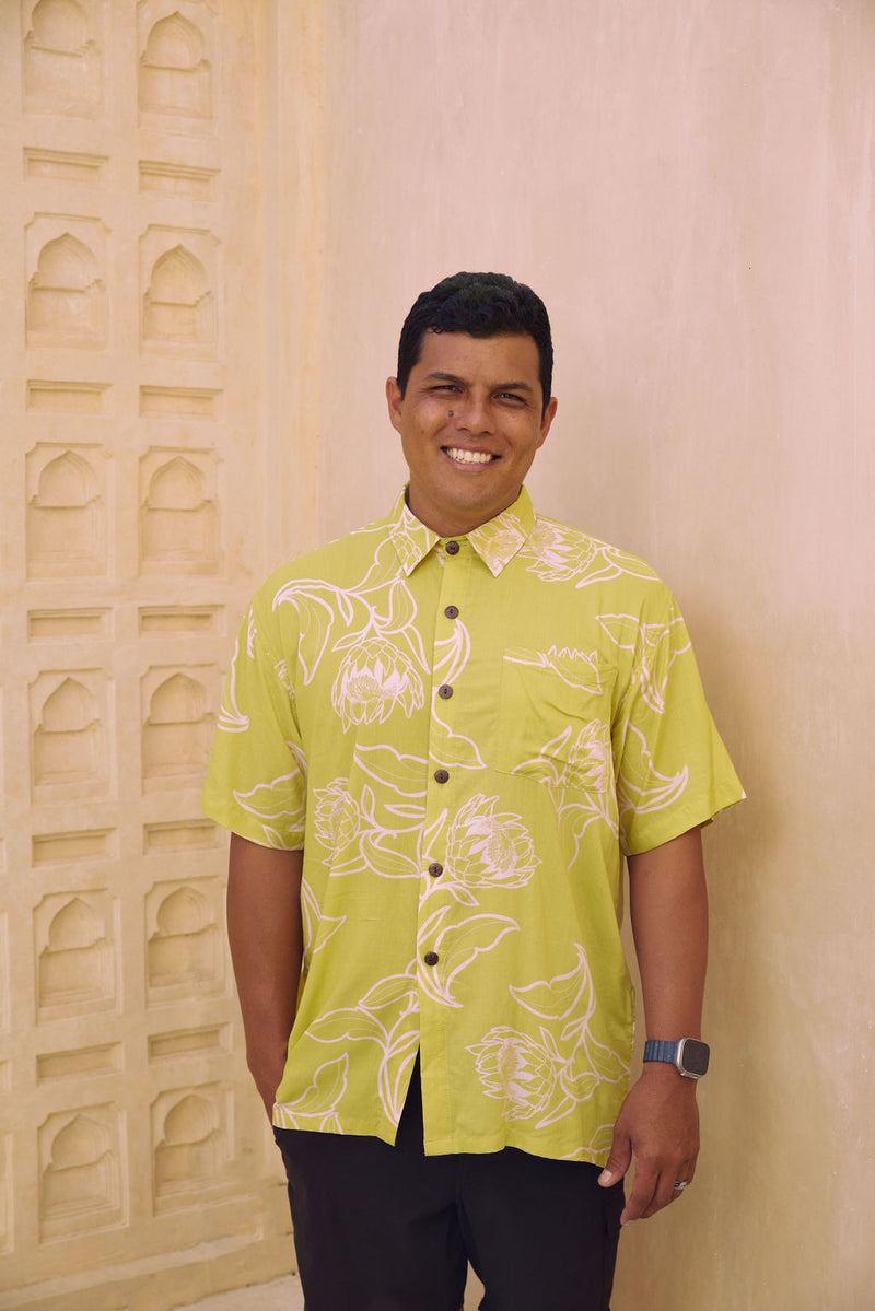 Men's Kahana Button-Up in Protea (Melon)