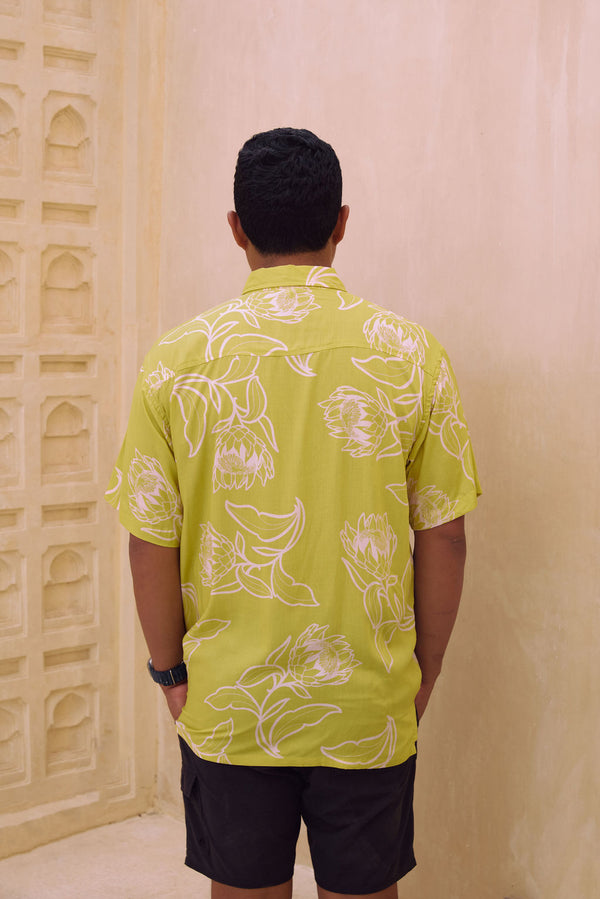 Men's Kahana Button-Up in Protea (Melon)