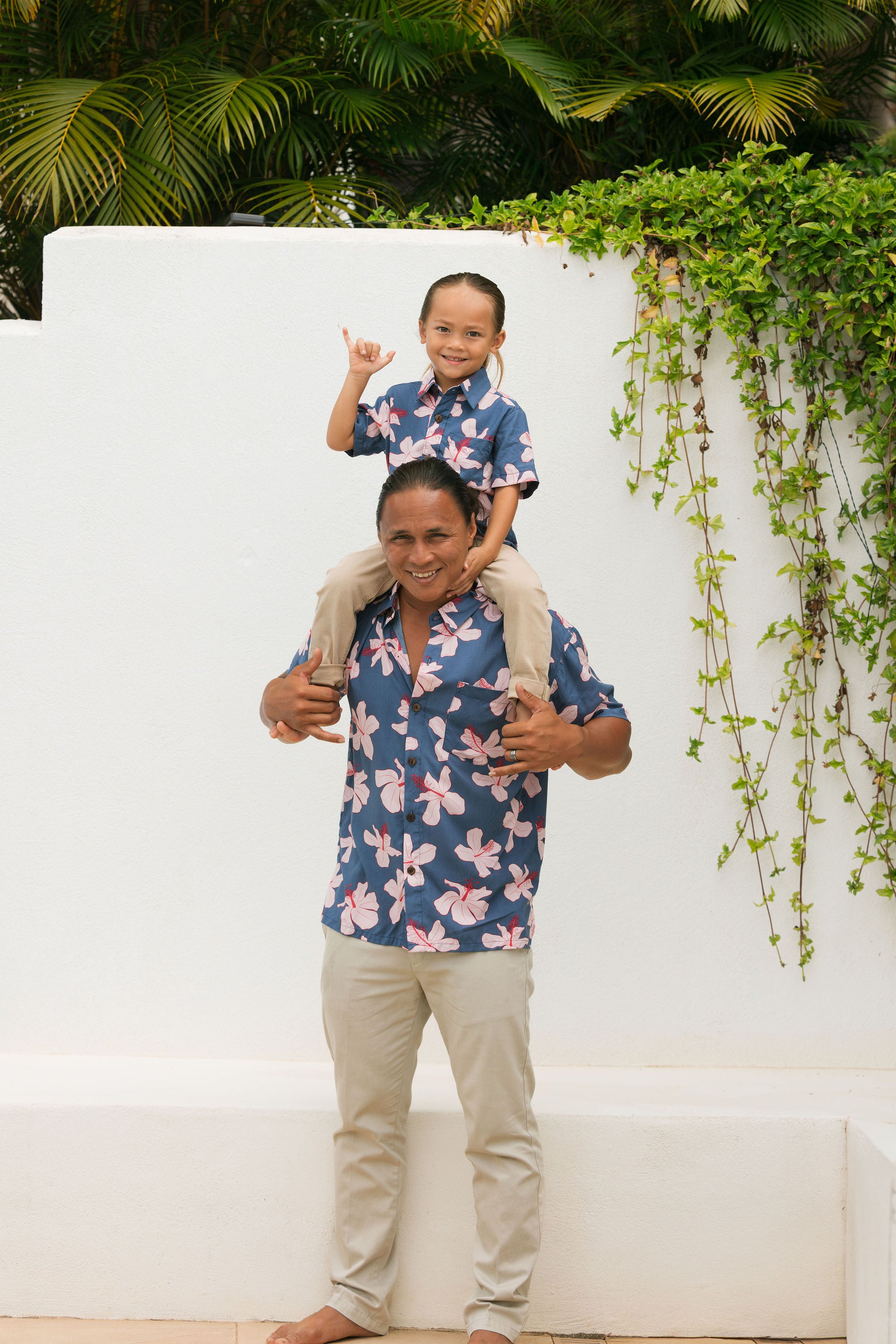 Maverick Button-Up in Koki'o Blossom (Navy)