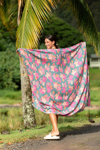 Pareo in Honey Girl Blooms