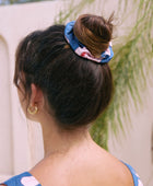 Finish the Look Scrunchie in Koki'o Blossom (Navy)