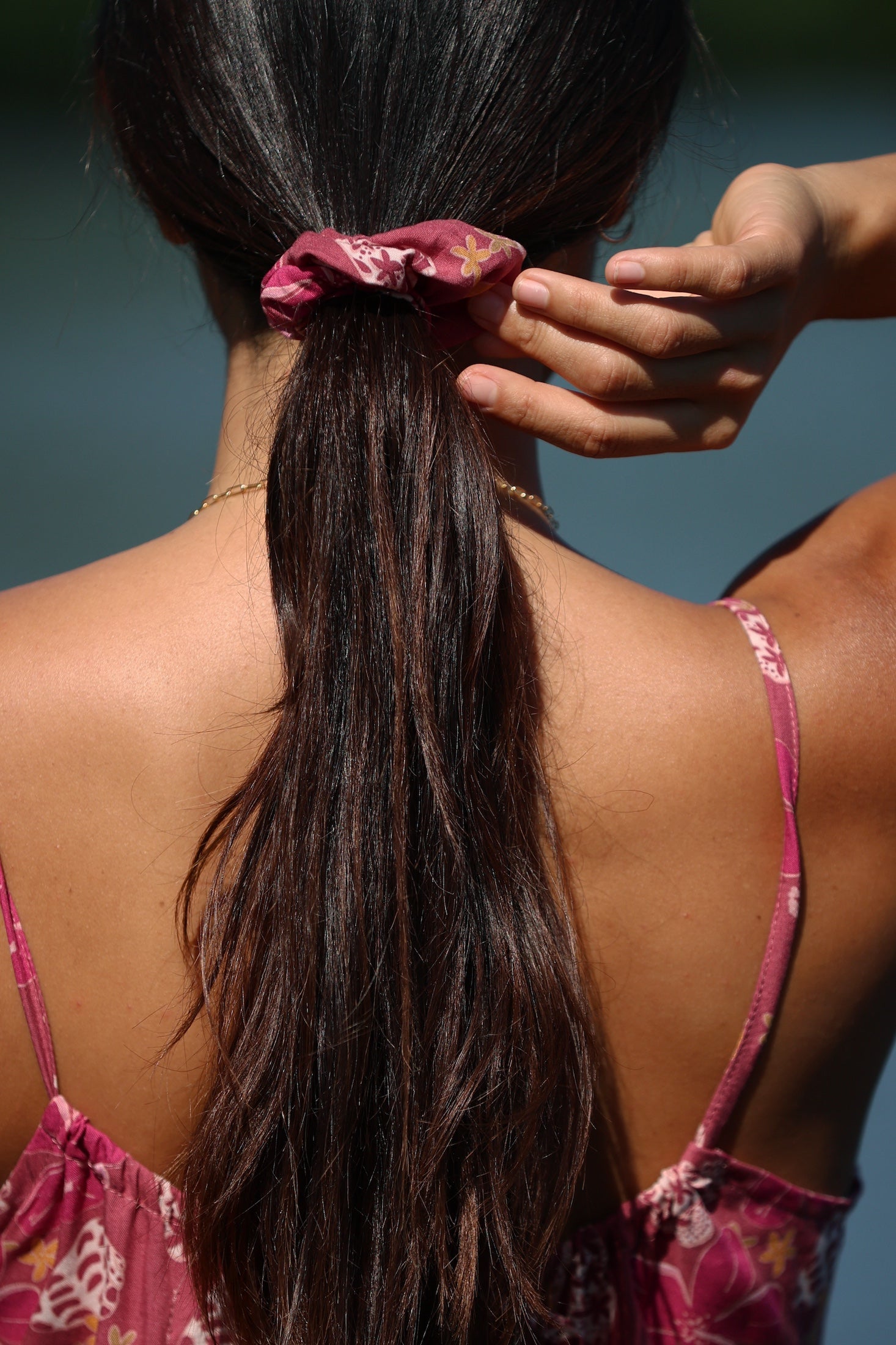 scruchie with shells and pua print in pink color