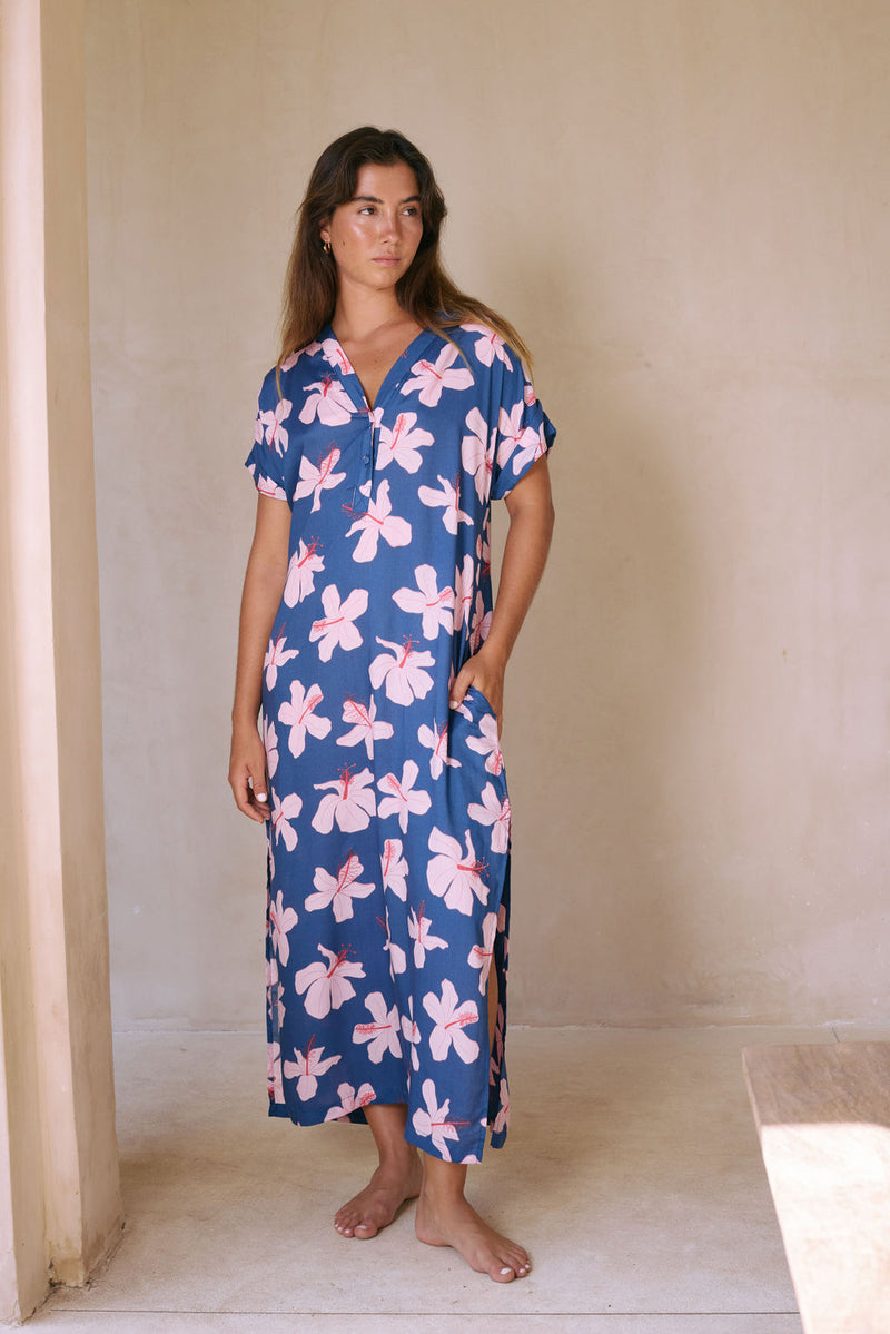 Tide Dress in Koki'o Blossom (Navy)