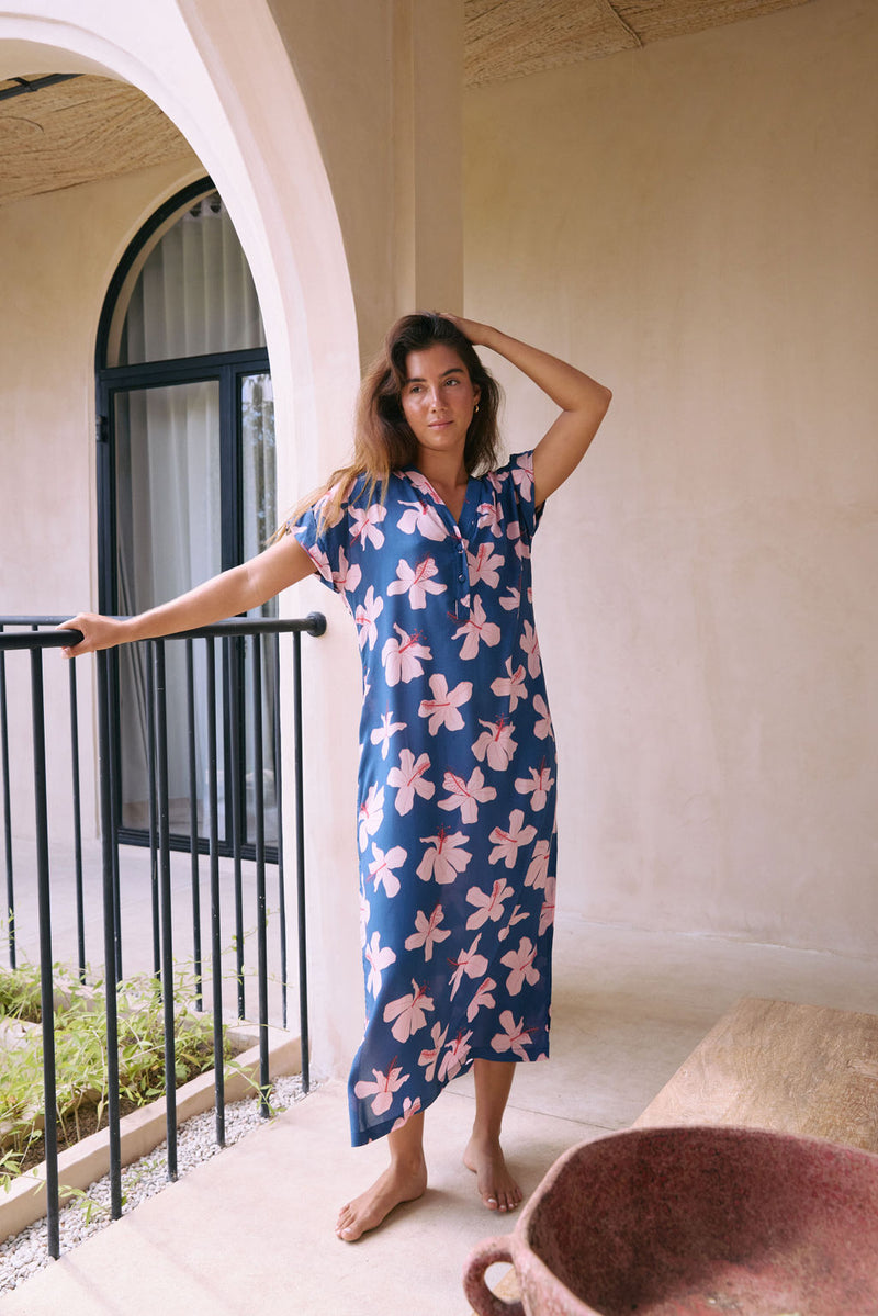 Tide Dress in Koki'o Blossom (Navy)