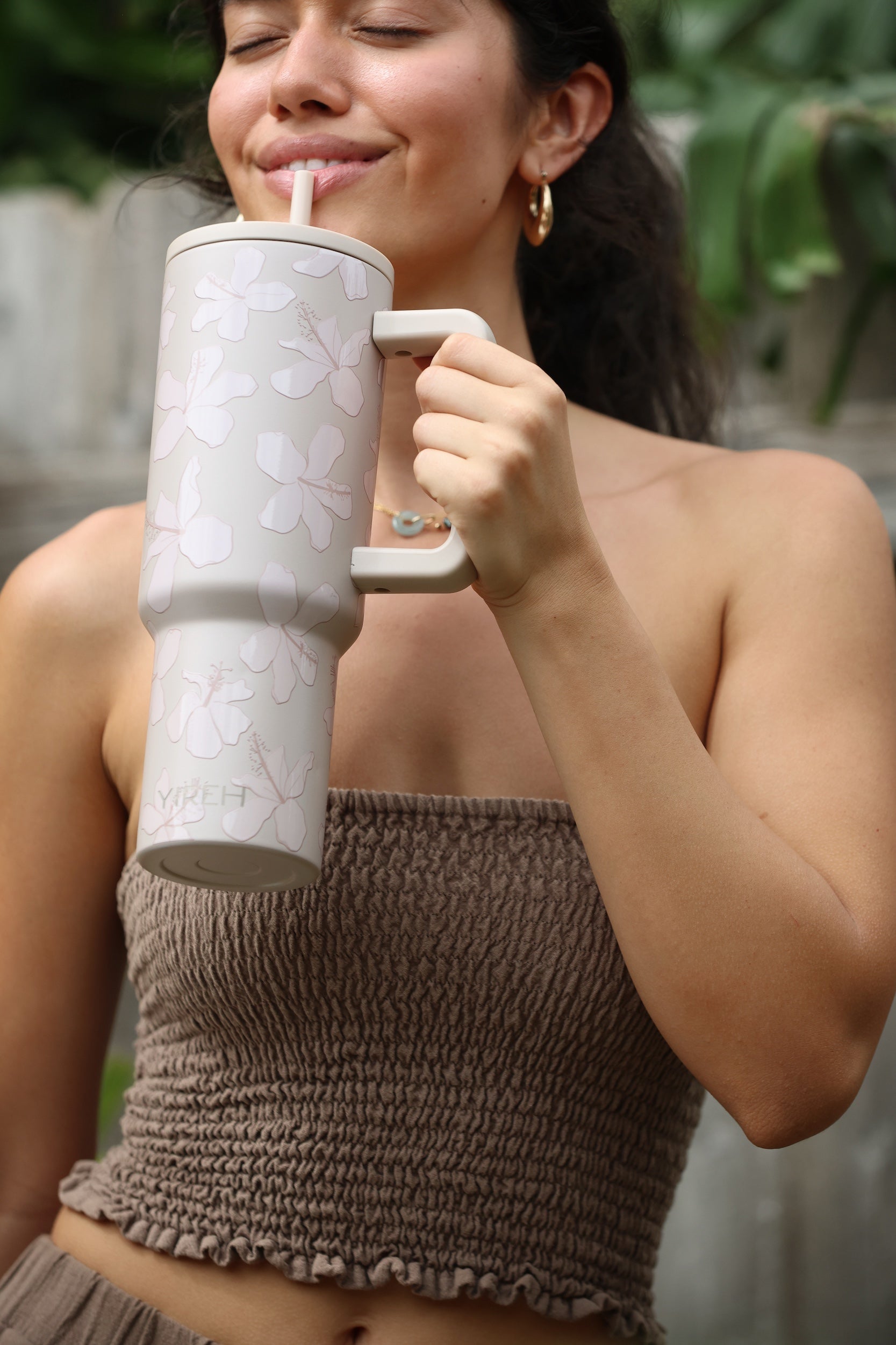 tan tumbler with kokio print