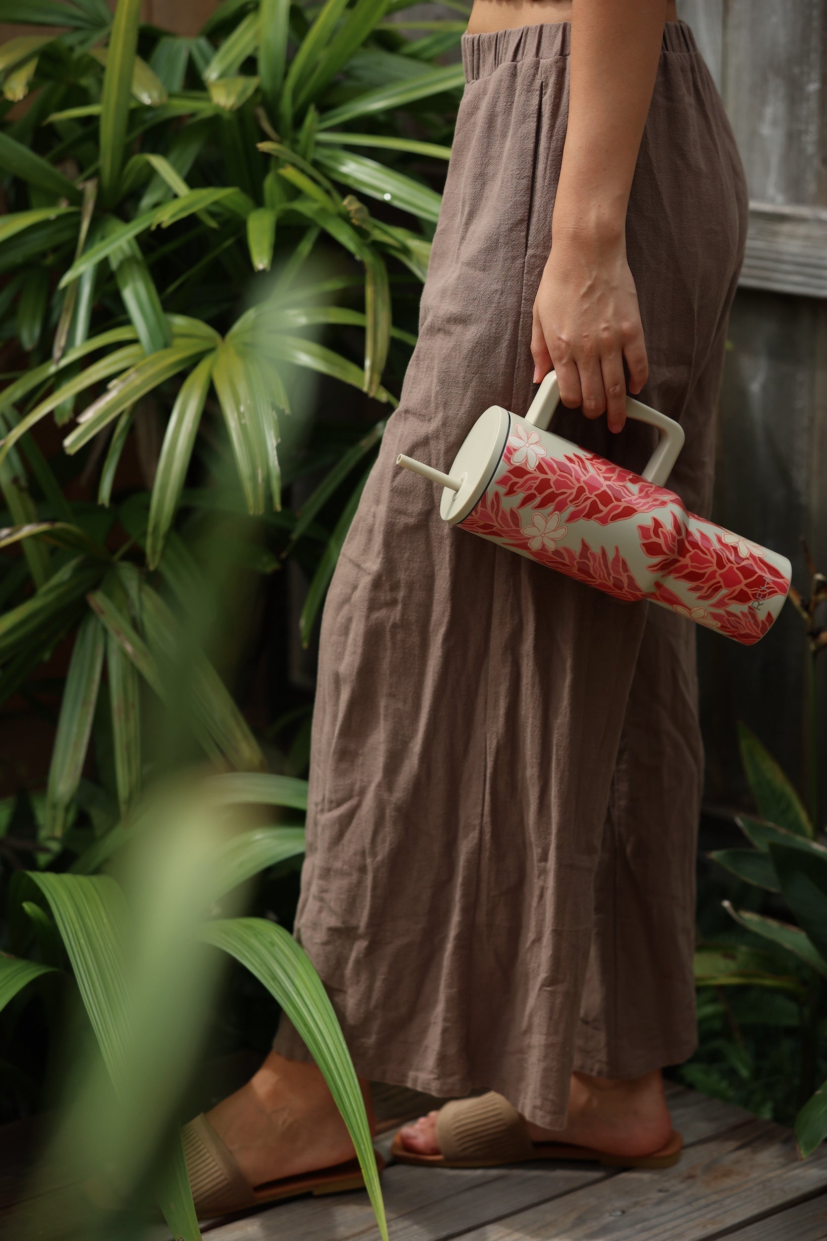 jade colored tumbler with tiare ginger print