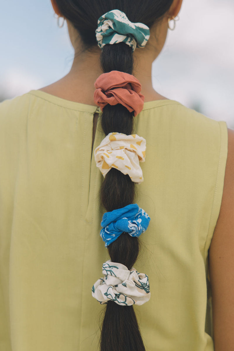 YIREH Finish the Look Scrunchie in Starfruit - A fun scrunchie to complete your outfit made from YIREH signature fabric/prints!